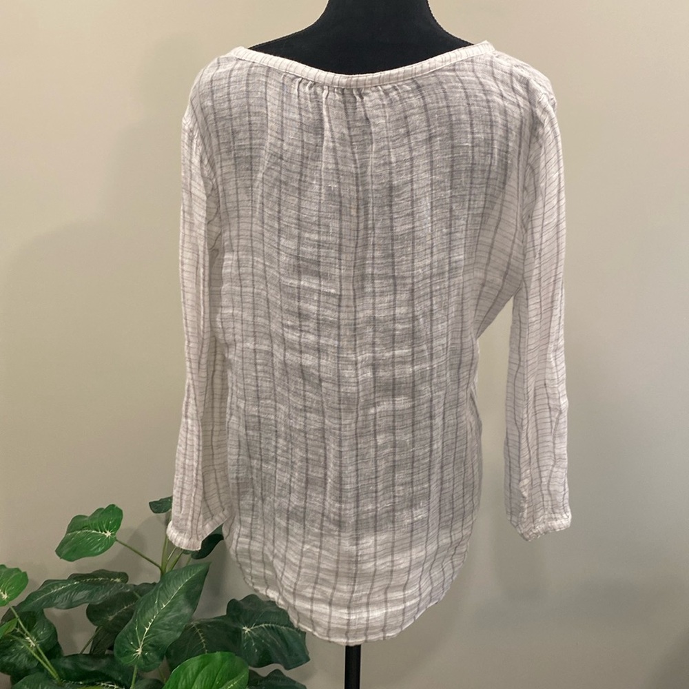 Eileen Fisher White Linen Popover Tunic with Gray Stripes and  3/4 Sleeves - Picture 2 of 11